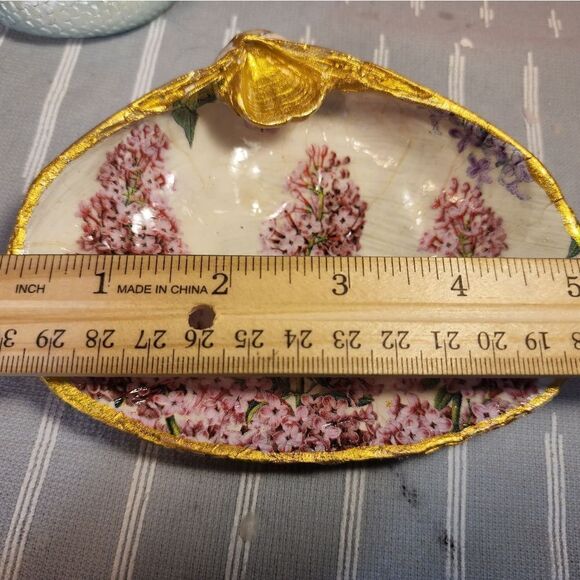 DECOUPAGE CLAM SHELL DECOUPAGE LILACS FLOWERS 💐 ON A CLAM SHELL TRINKET DISH - Picture 8 of 10